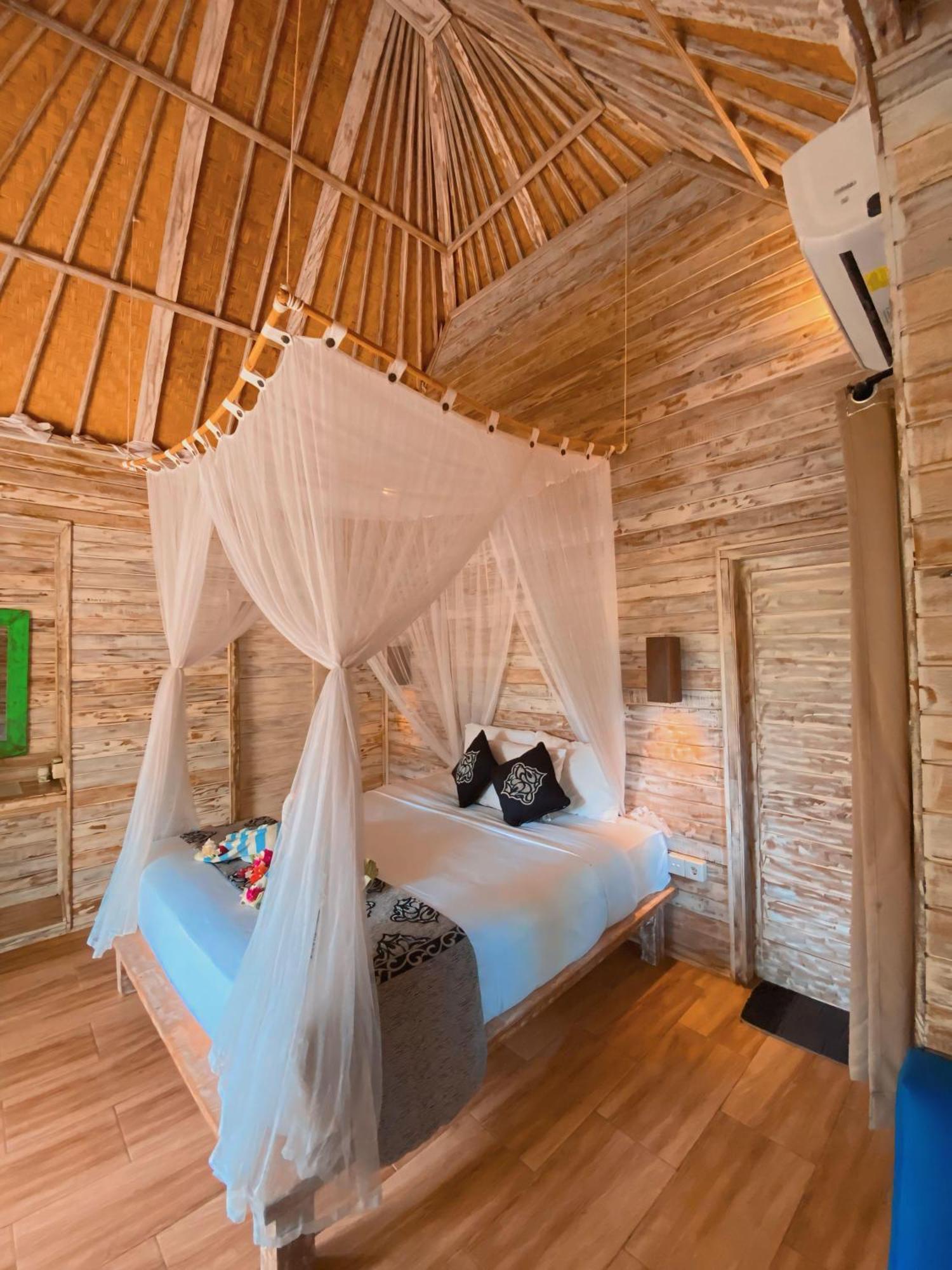 Harta Lembongan Villas Exterior photo