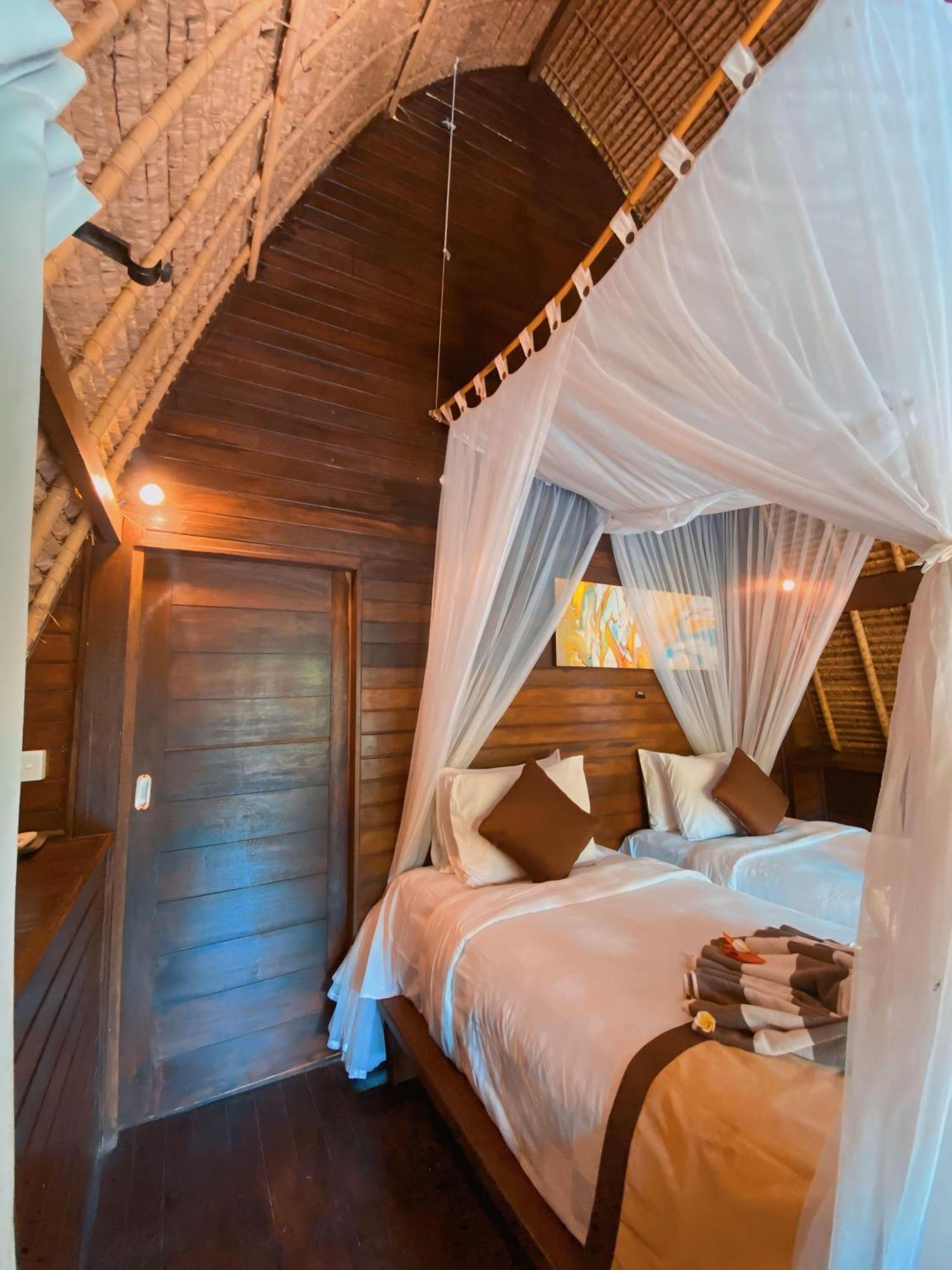 Harta Lembongan Villas Exterior photo