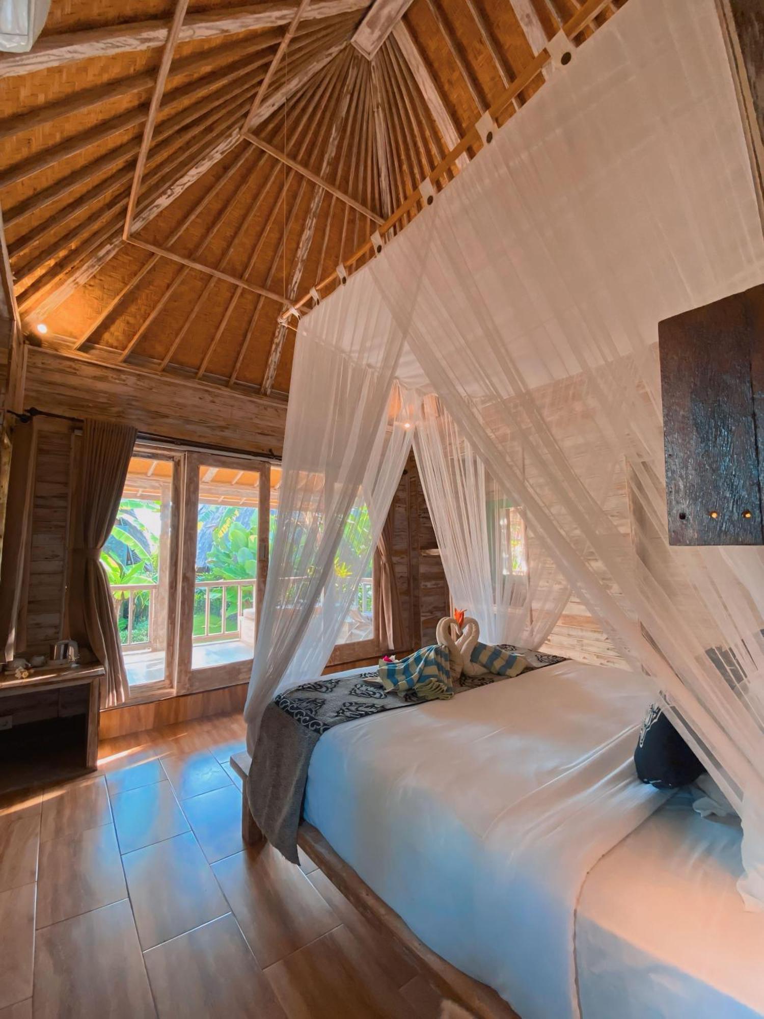 Harta Lembongan Villas Exterior photo