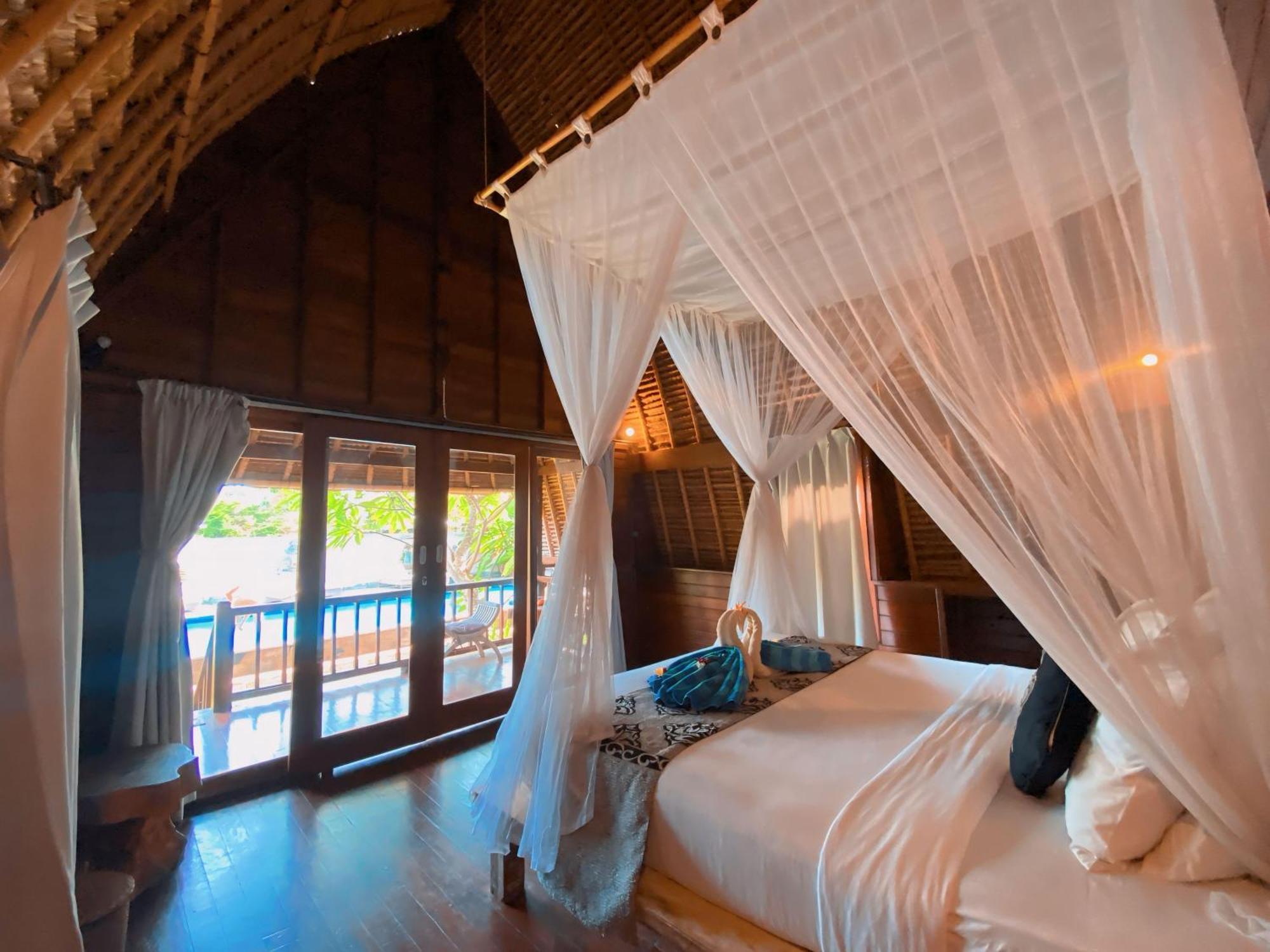 Harta Lembongan Villas Exterior photo