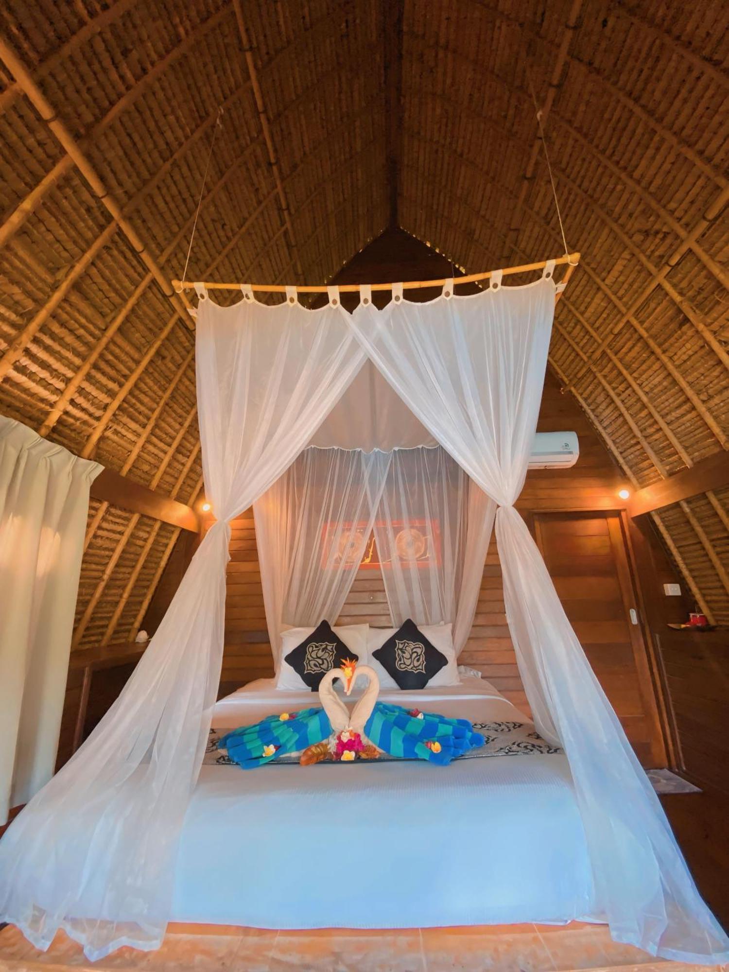 Harta Lembongan Villas Exterior photo
