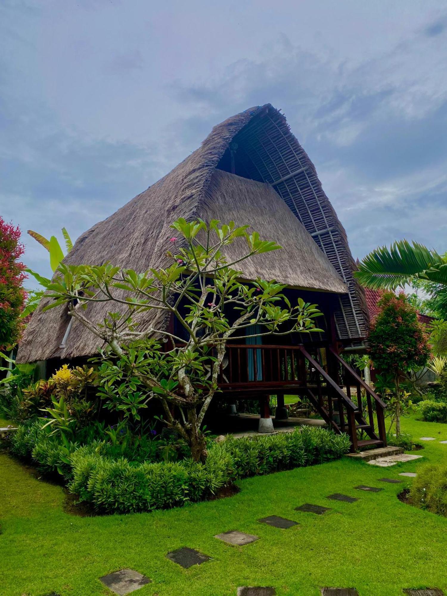 Harta Lembongan Villas Exterior photo